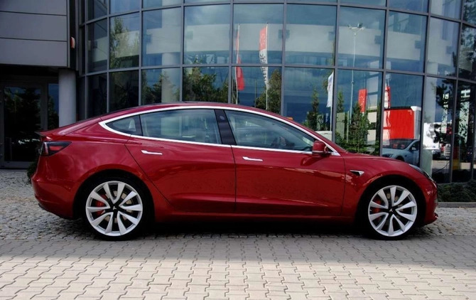 Tesla Model 3 cena 279000 przebieg: 50000, rok produkcji 2019 z Kołobrzeg małe 232